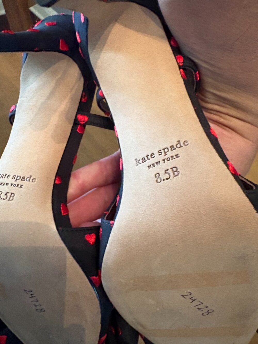 NWOT Kate Spade Black Slingback Heels with Red Hearts and Bow Accents. Size 8.5 - Picture 14 of 14